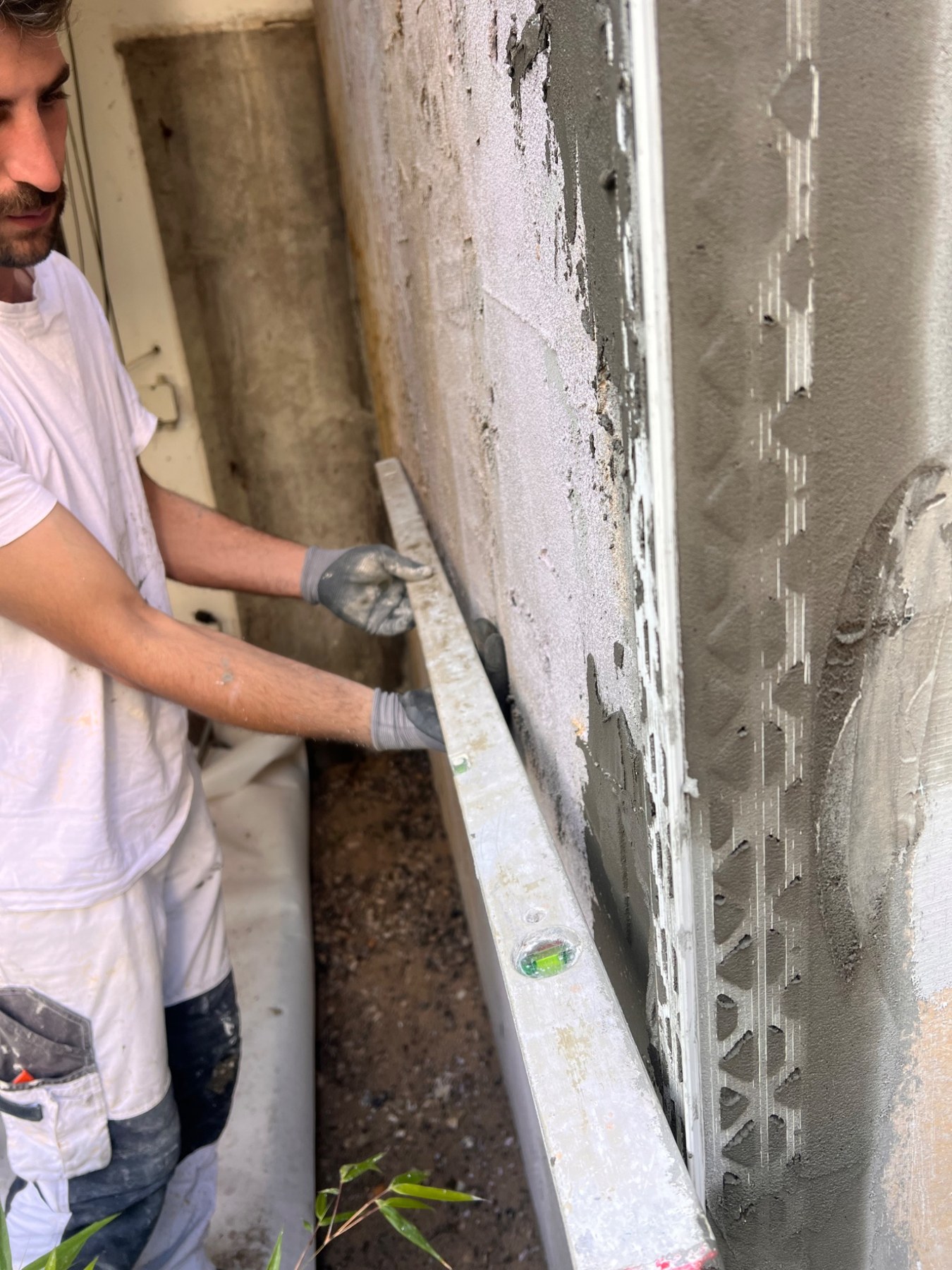 Werk aan een binnenwand